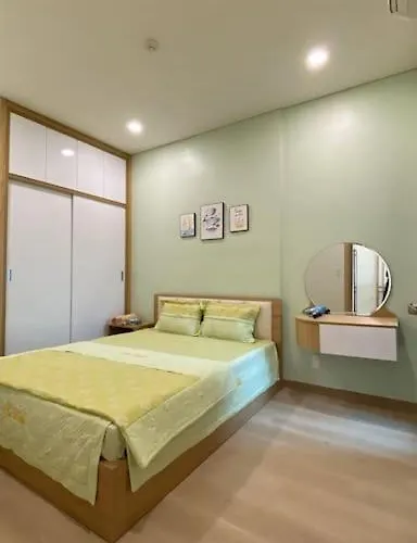 Sunflower Apartment *